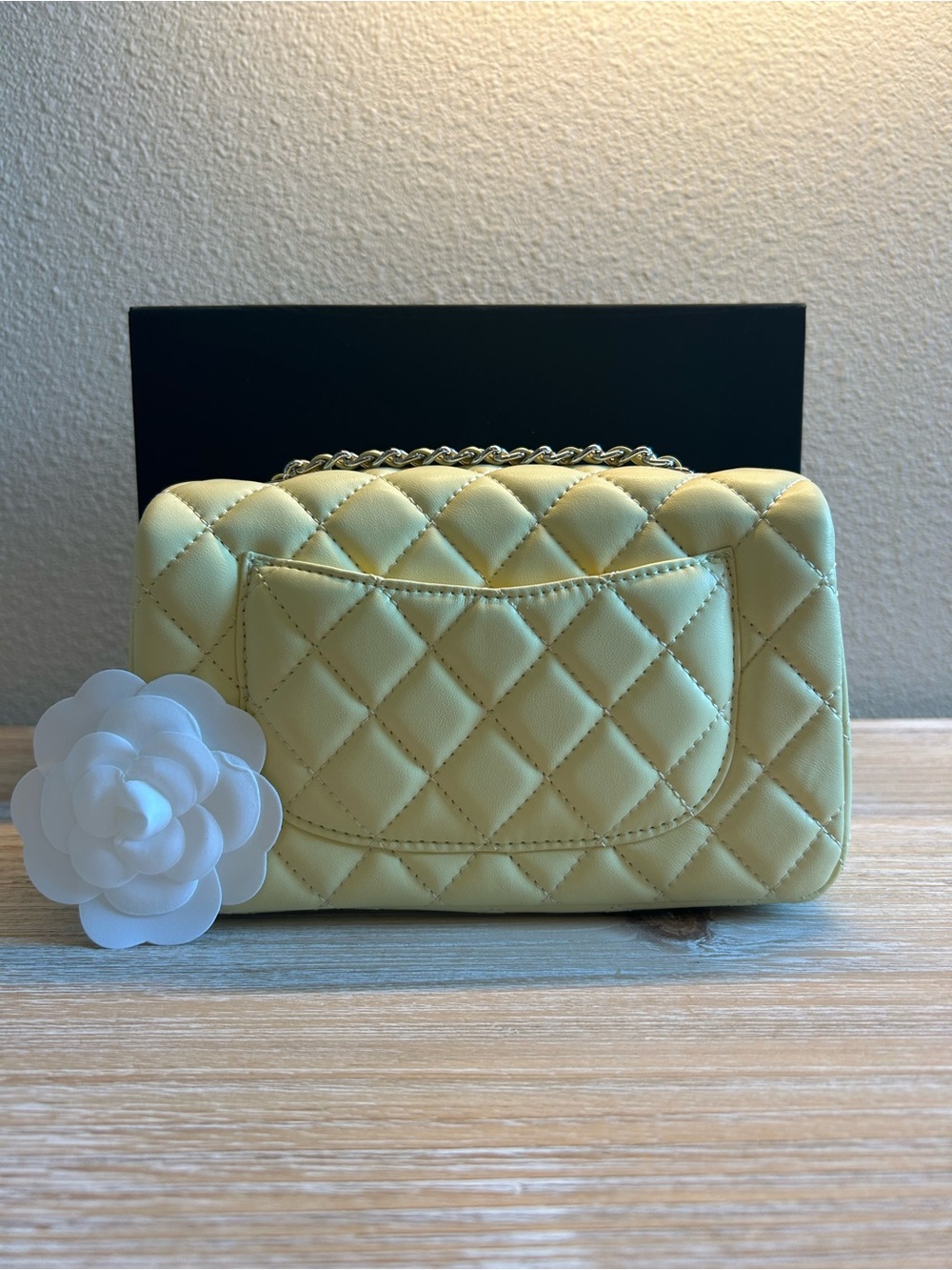 Mini Flap in Light Yellow Lambskin - Picture 4 of 8